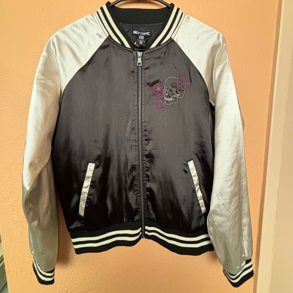 Hot Topic Embroidered Womens Bomber Jacket Sz Medium